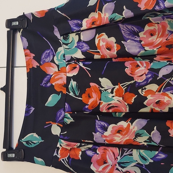 Express Design Studio Silk Floral A-Line Midi Skirt Sz 4 Black Red Purple Green - Picture 2 of 16